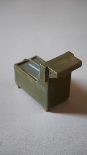 LUPUS UTILITY BOX // Ceramic sculpture